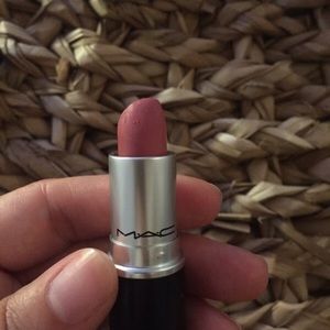 MAC Lipstick Matte Please Me